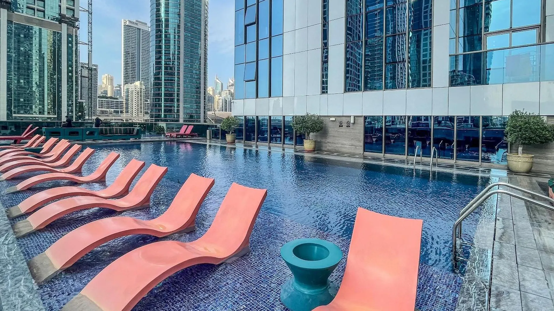 Elite Lux Holiday Homes - Stunning Lake View 1Bhk Retreat In Jlt Dubai 0*,