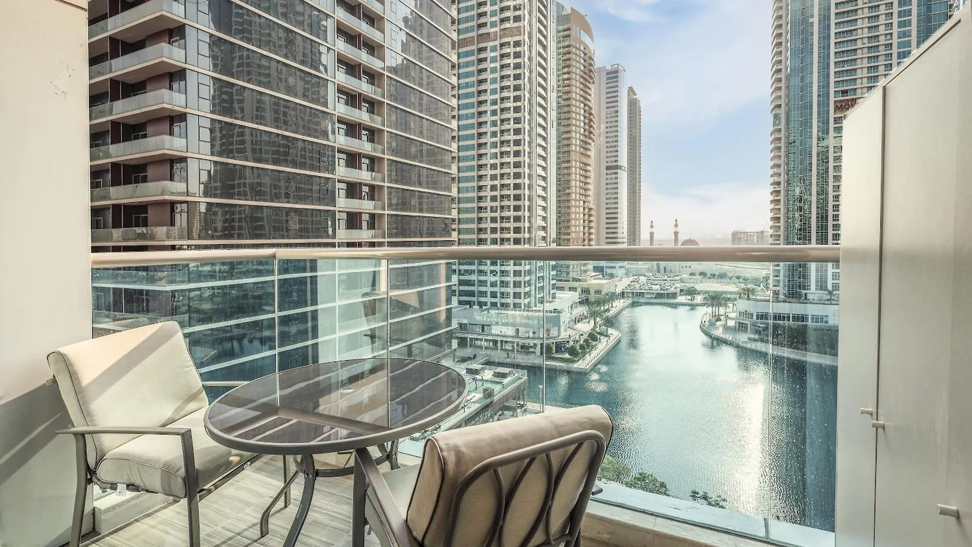 Apartment Elite Lux Holiday Homes - Stunning Lake View 1Bhk Retreat In Jlt Dubai